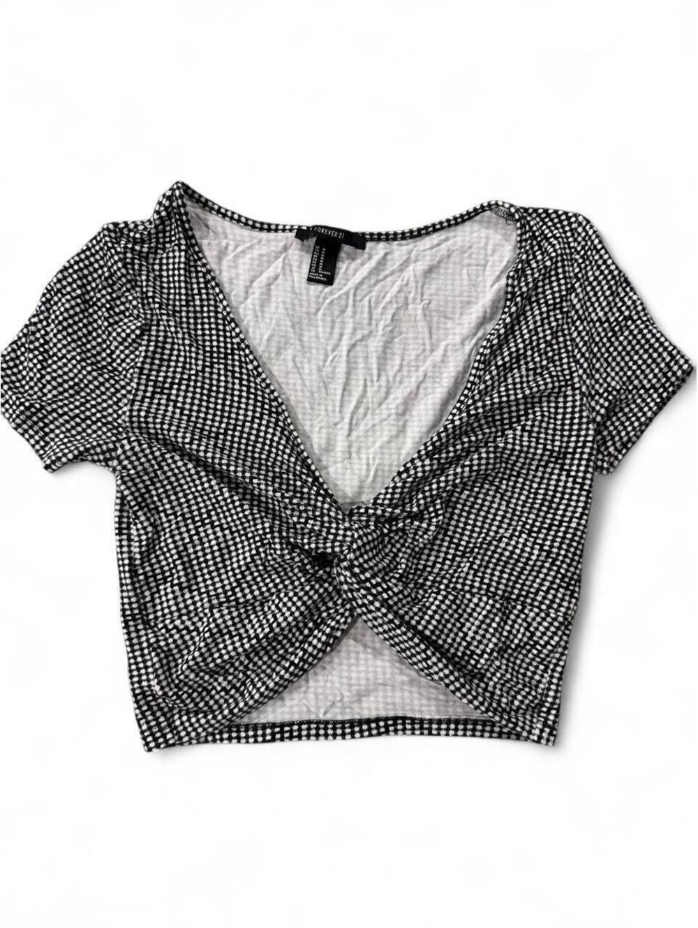 Forever 21 Women's Black and White Crop-top